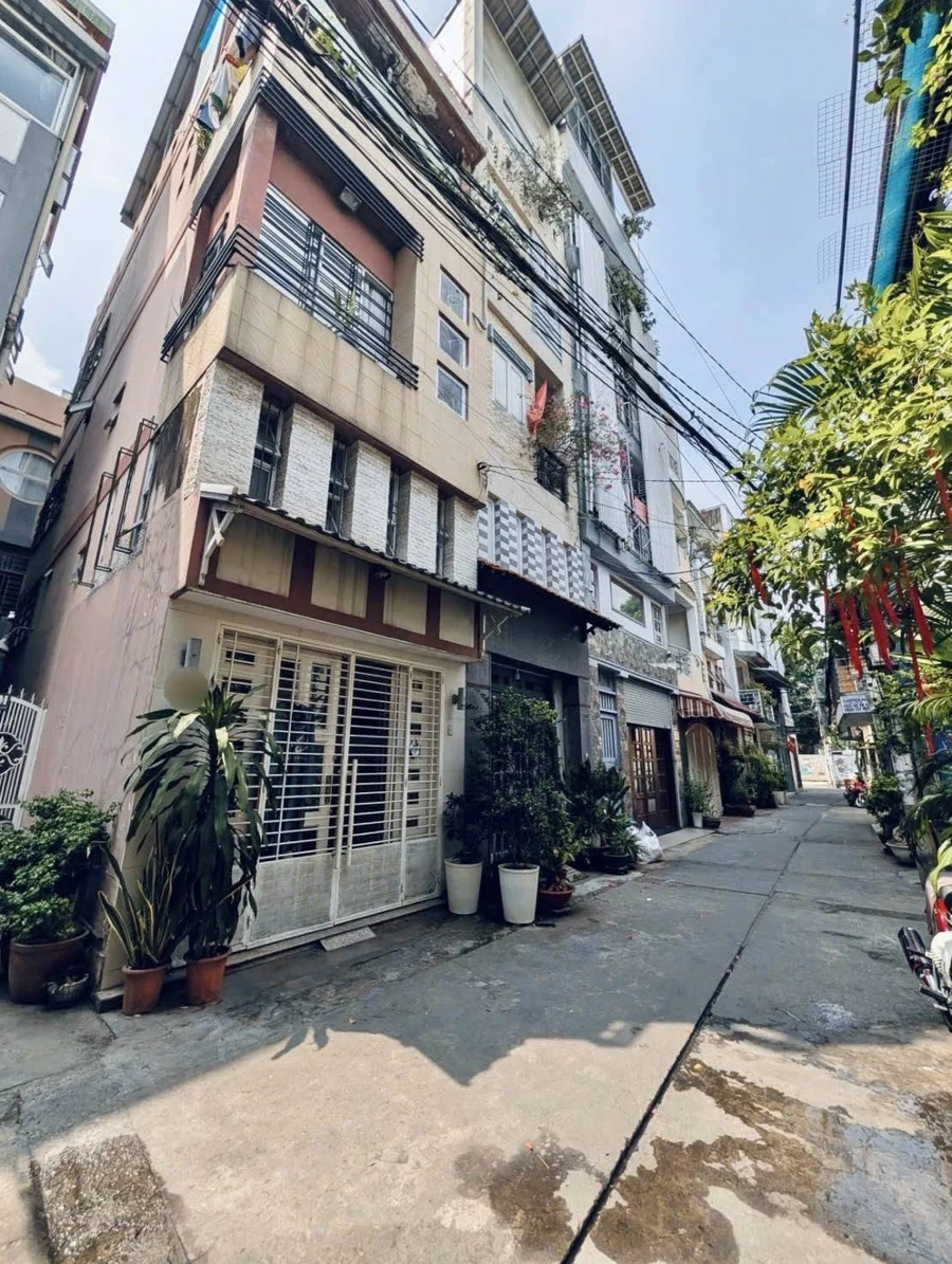Bán nhà 4 tầng 40m² hẻm xe hơi gần Thích Quảng Đức, Phú Nhuận, giá hơn 5 tỷ - Ảnh 1