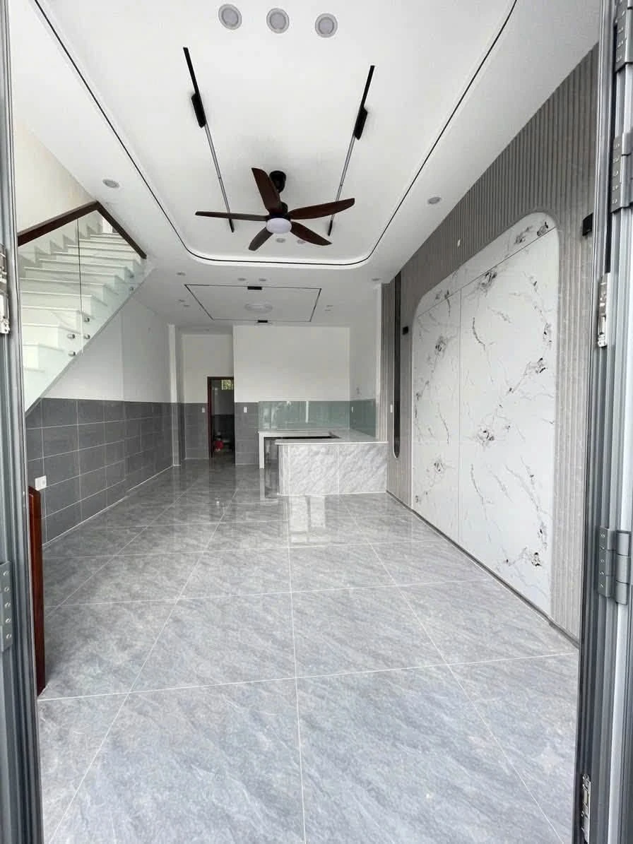 Bán nhà lầu 72m² Cầu Bạch Đằng 2 giá 1 tỷ 690 - Ảnh thu nhỏ 2