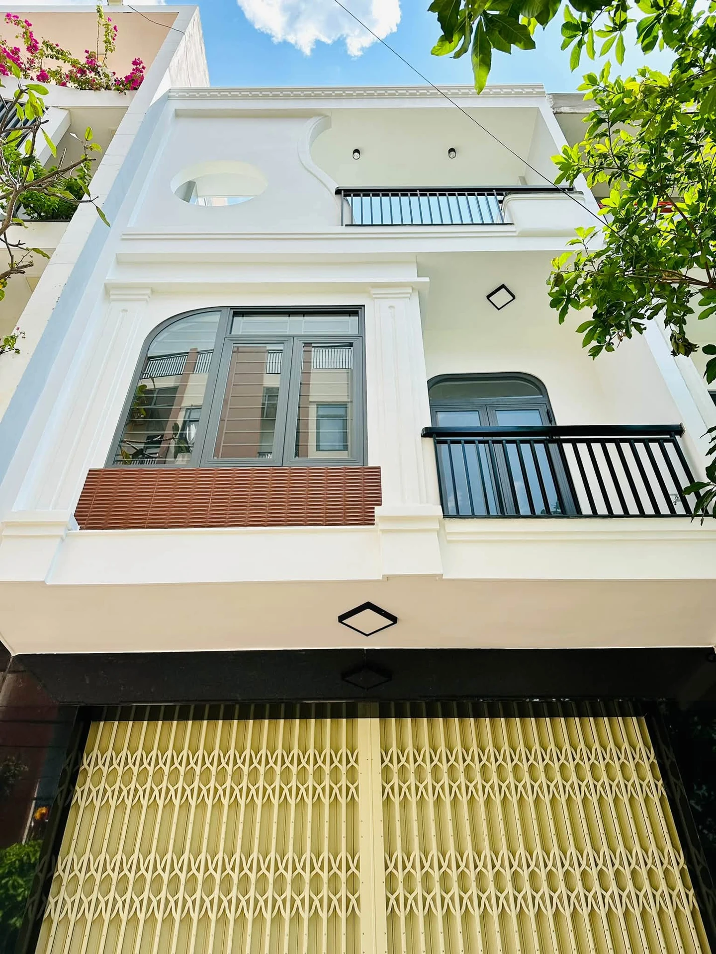 Bán nhà mặt tiền 80m2, 4 phòng ngủ, sổ hồng chính chủ tại khu Gara Quyền, Quy Nhơn - Ảnh 1