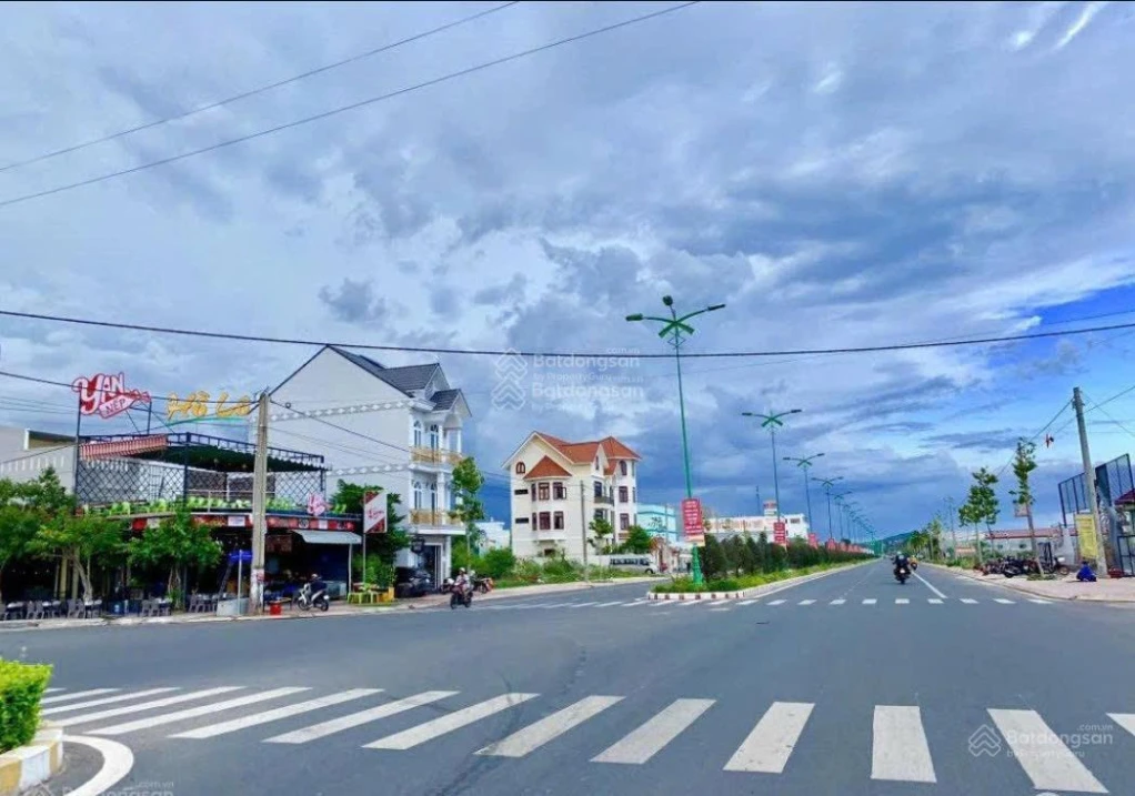 Bán 4 lô đất mỗi lô 5x20m liền nhau, mặt tiền đường Hùng Vương, sổ hồng riêng - Ảnh thu nhỏ 3