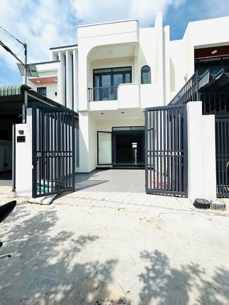 Bán nhà trệt lầu 5x20 giá 2,88 tỷ đường DX 043, Phú Mỹ, Thủ Dầu Một - Ảnh 1