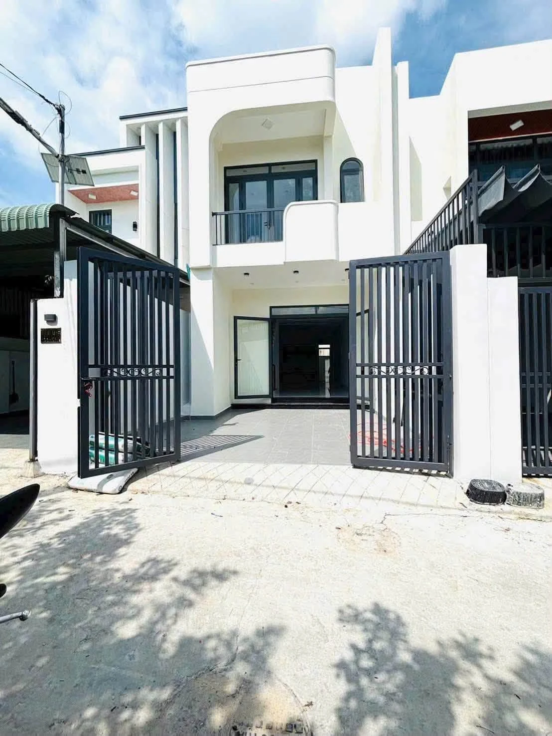 Bán nhà trệt lầu 5x20 giá 2,88 tỷ đường DX 043, Phú Mỹ, Thủ Dầu Một - Ảnh 1