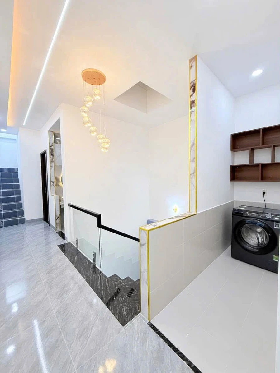 Bán nhà 4PN 4WC Dĩ An Bình Dương 60m2 giá 5,6 tỷ - Ảnh thu nhỏ 4