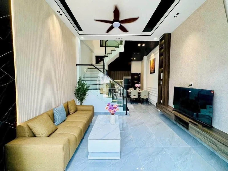 Bán nhà mặt tiền khu Bàu Cát Tân Bình 43m2 giá 5,6 tỷ bdsangiang