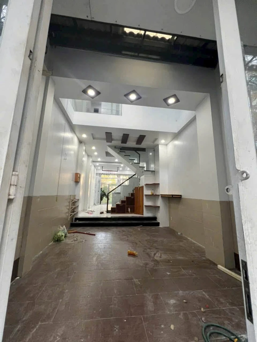 Cho thuê nhà phố 3 lầu 4x16m 4PN gần Liên Phường, Phước Long, Quận 9, 15 triệu/tháng - Ảnh thu nhỏ 2
