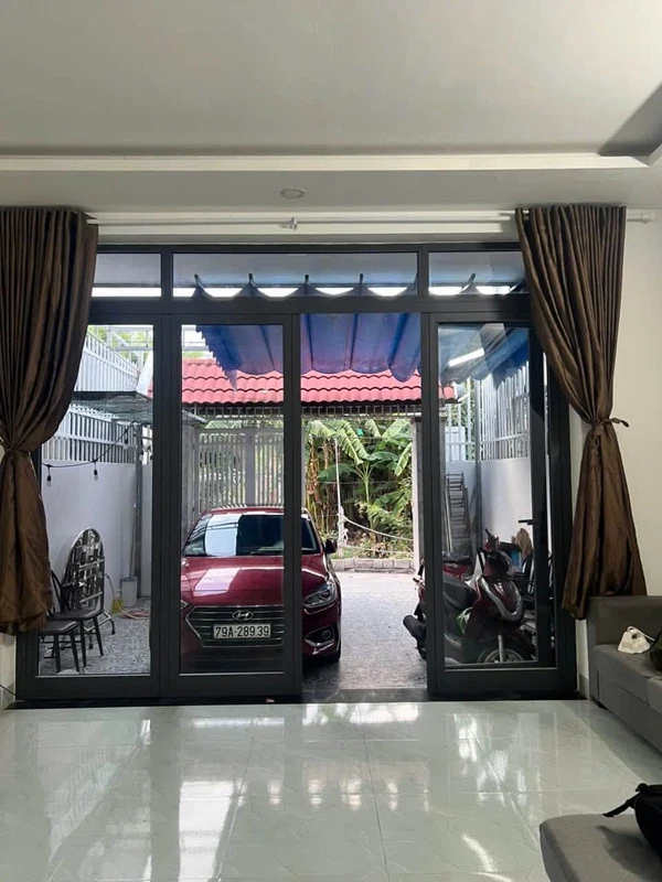 Bán nhà hẻm ô tô 3 PN full nội thất Phú Vĩnh Nha Trang