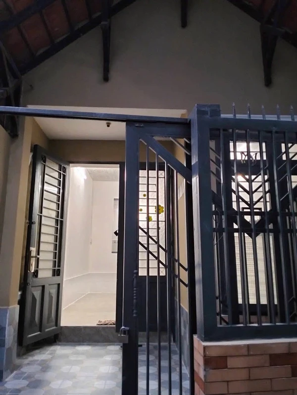 Bán nhà cấp 4 mái Thái 80m2 Q7 2.1 tỷ