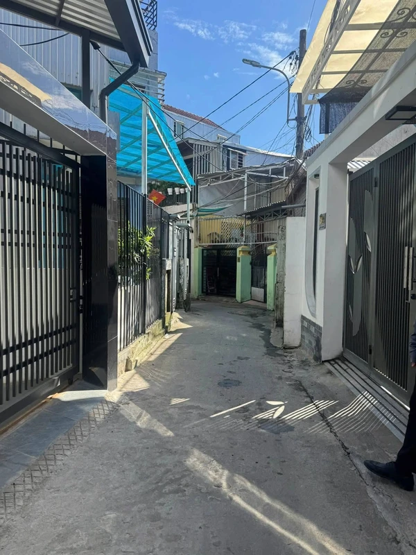 Bán dãy trọ kiệt Xuân Diệu thông Trần Phú, 120m2, giá 2,4 tỷ, Phường Thuận Hóa, Huế