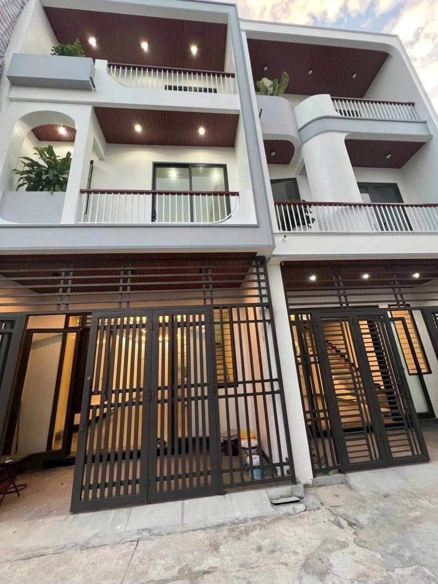 Bán nhà 3 tầng 57m2 mặt tiền 4,5m Cao Xanh Bình Tân - Ảnh 1