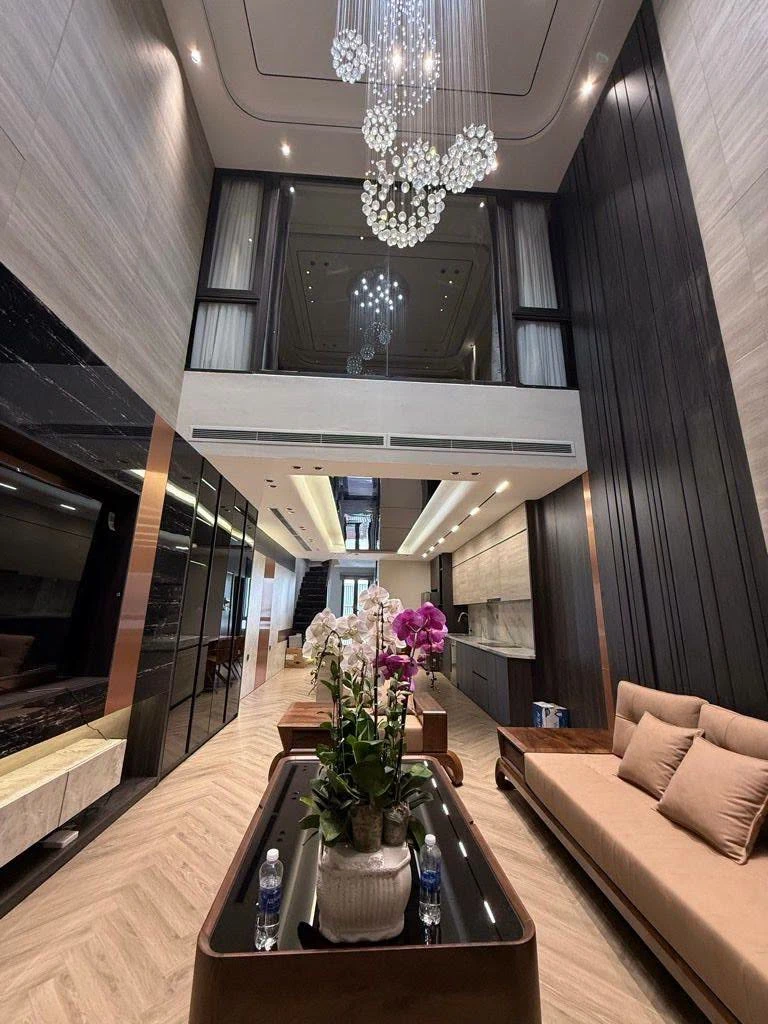 Bán nhà phố 5PN Gia Thụy, 92m2, 7 tầng thang máy, 24 tỷ - Ảnh 1