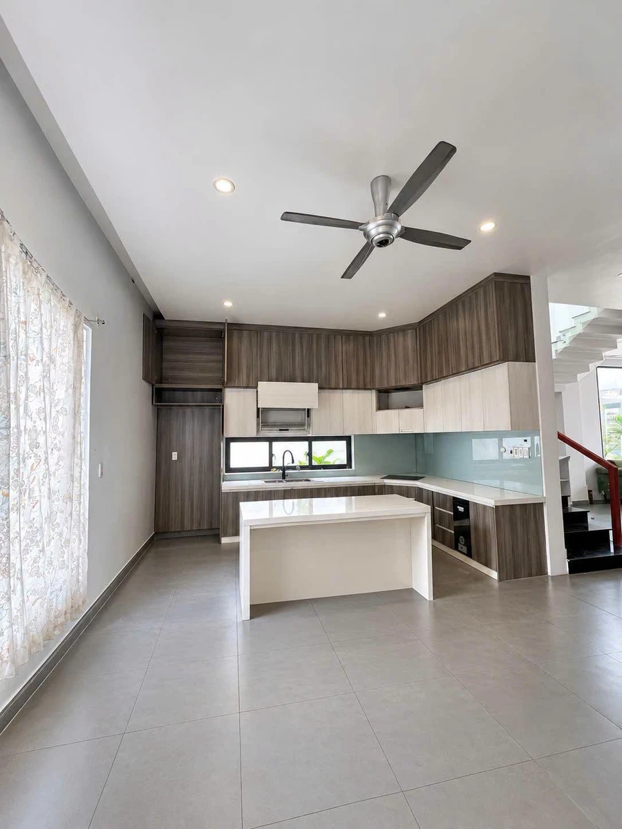 Bán biệt thự Bửu Long Biên Hòa 230m2, 11 tỷ 900 triệu - Ảnh thu nhỏ 3
