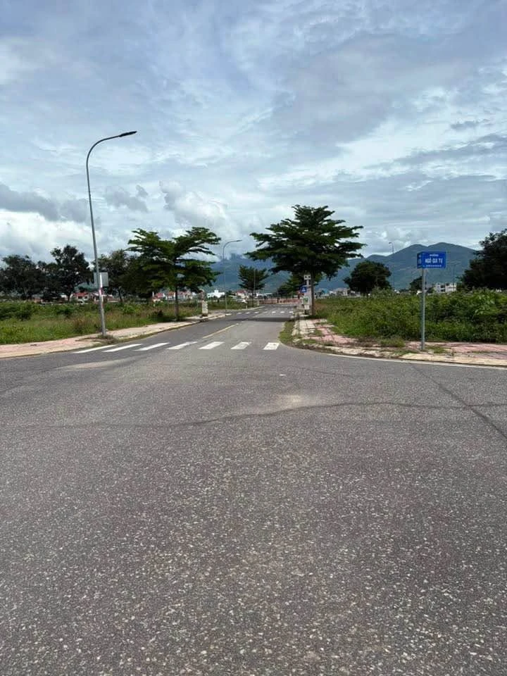 Bán nhà phố 150m2 KĐT Nam Sông Cái 14,5tr/m2 - Ảnh 1