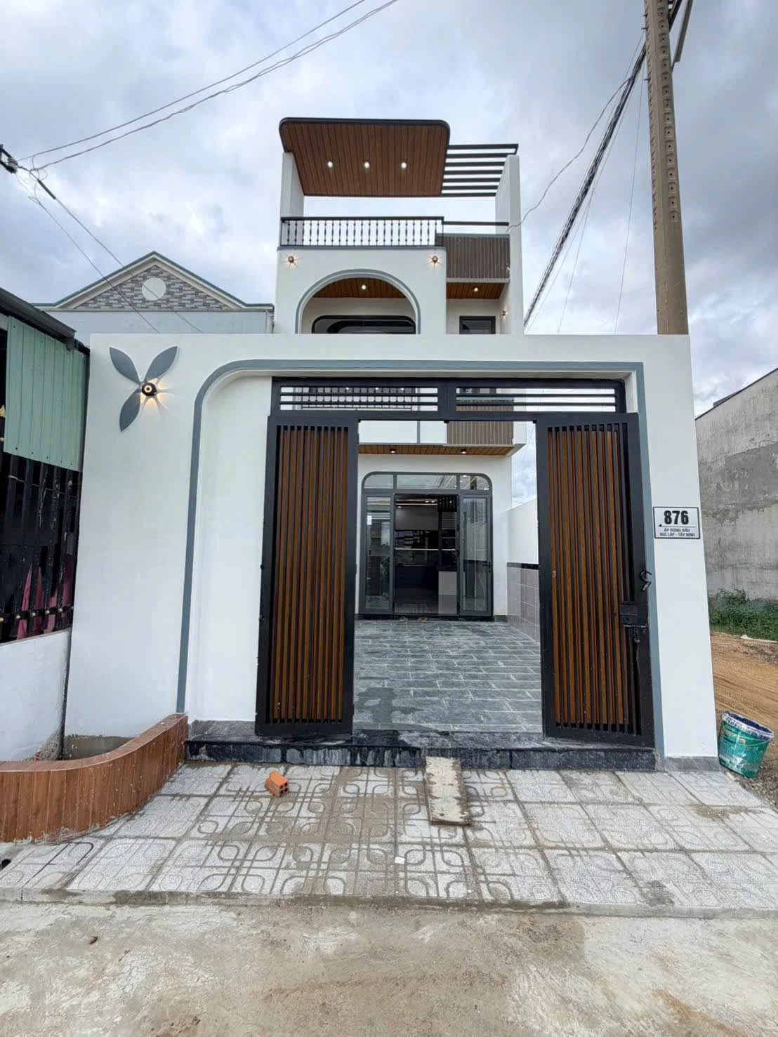 Bán nhà 2 mặt tiền 110m2, 3PN tại Đức Hoà Long An - Ảnh 1