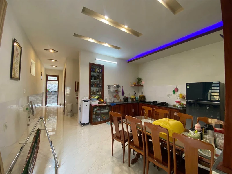 Bán nhà lộc góc 2 mê tum mặt tiền Nguyễn Tất Thành, Tuy Hoà, 137.5 m2, 3 PN
