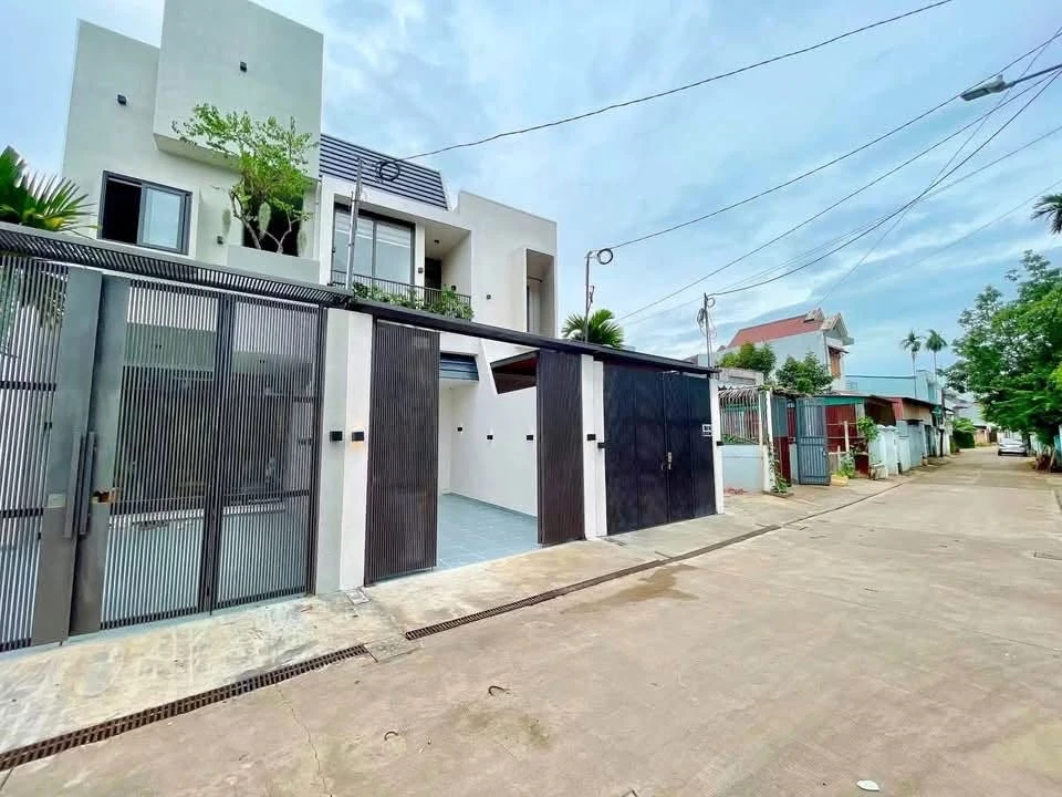 Nhà phố 100m² 3 phòng ngủ, 4 tỷ 950 tại Buôn Ma Thuột - Ảnh 1