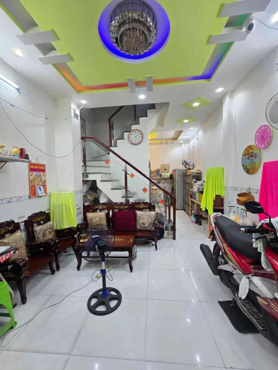 Bán nhà 3 tầng 4PN hẻm xe hơi 6m, 52m2 gần Bệnh viện Bình Tân giá 5,3 tỷ - Ảnh thu nhỏ 2
