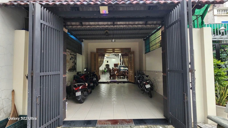 Bán nhà 3 tầng 136m² 4 phòng ngủ Dĩ An, Bình Dương