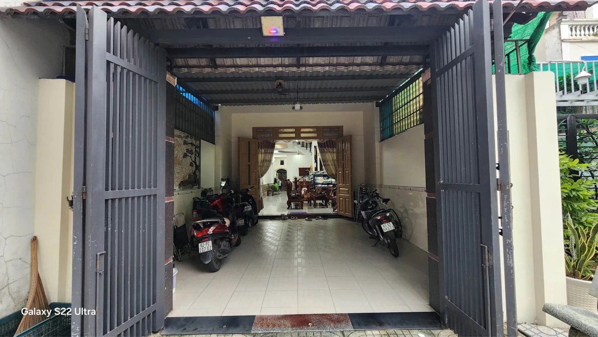 Bán nhà 3 tầng 136m² 4 phòng ngủ Dĩ An, Bình Dương - Ảnh 1