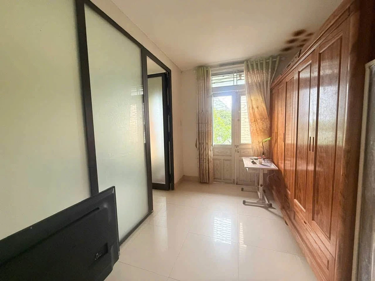 Bán nhà 2 tầng mặt tiền 78m2 tại Bà Triệu, Huế - 4.2 tỷ - Ảnh thu nhỏ 4