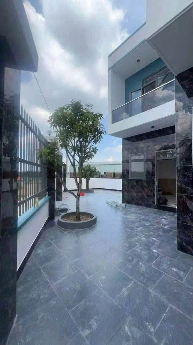 Bán nhà sổ hồng riêng 162m², 4 phòng ngủ, sân ô tô tại Thái Hòa, Bình Dương - Ảnh thu nhỏ 2