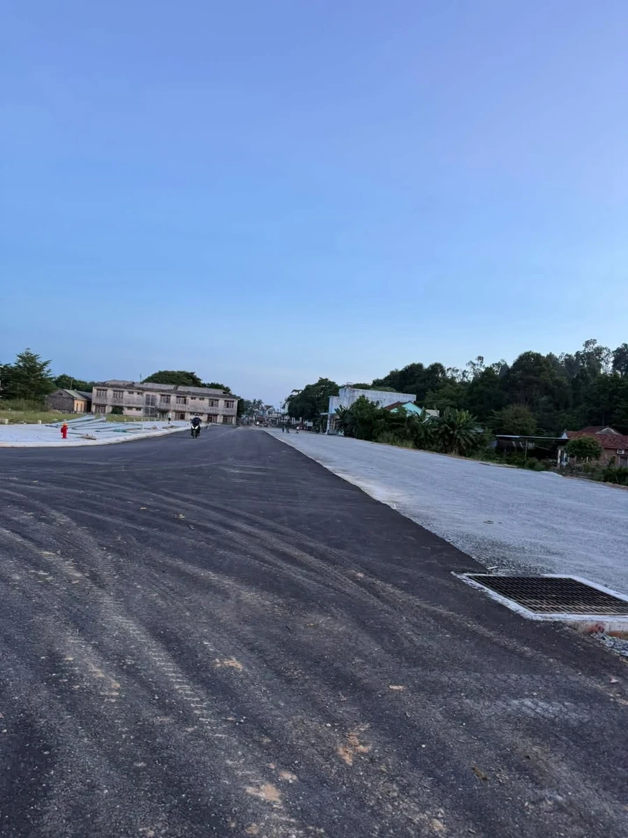 Bán đất mặt tiền Dung Quất 120m² giá 2.2 tỷ - Ảnh 1
