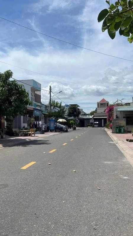 Bán nhà 1 trệt 1 lầu mặt tiền Nguyễn Bỉnh Khiêm, Phú Thủy, Phan Thiết, 92m2, 4,6 tỷ