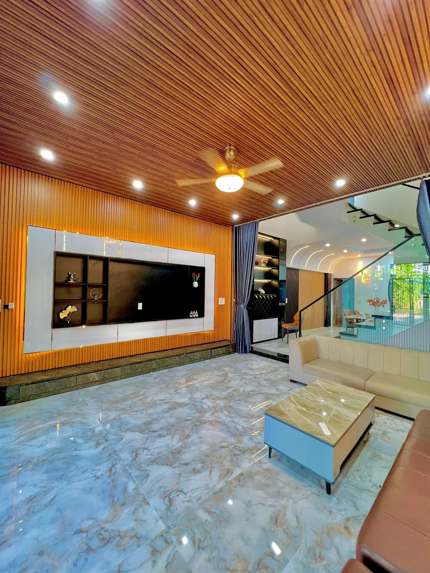 Bán nhà 3 tầng 100m2 mặt tiền Bầu Cầu Hoà Xuân 5,39 tỷ - Ảnh 1