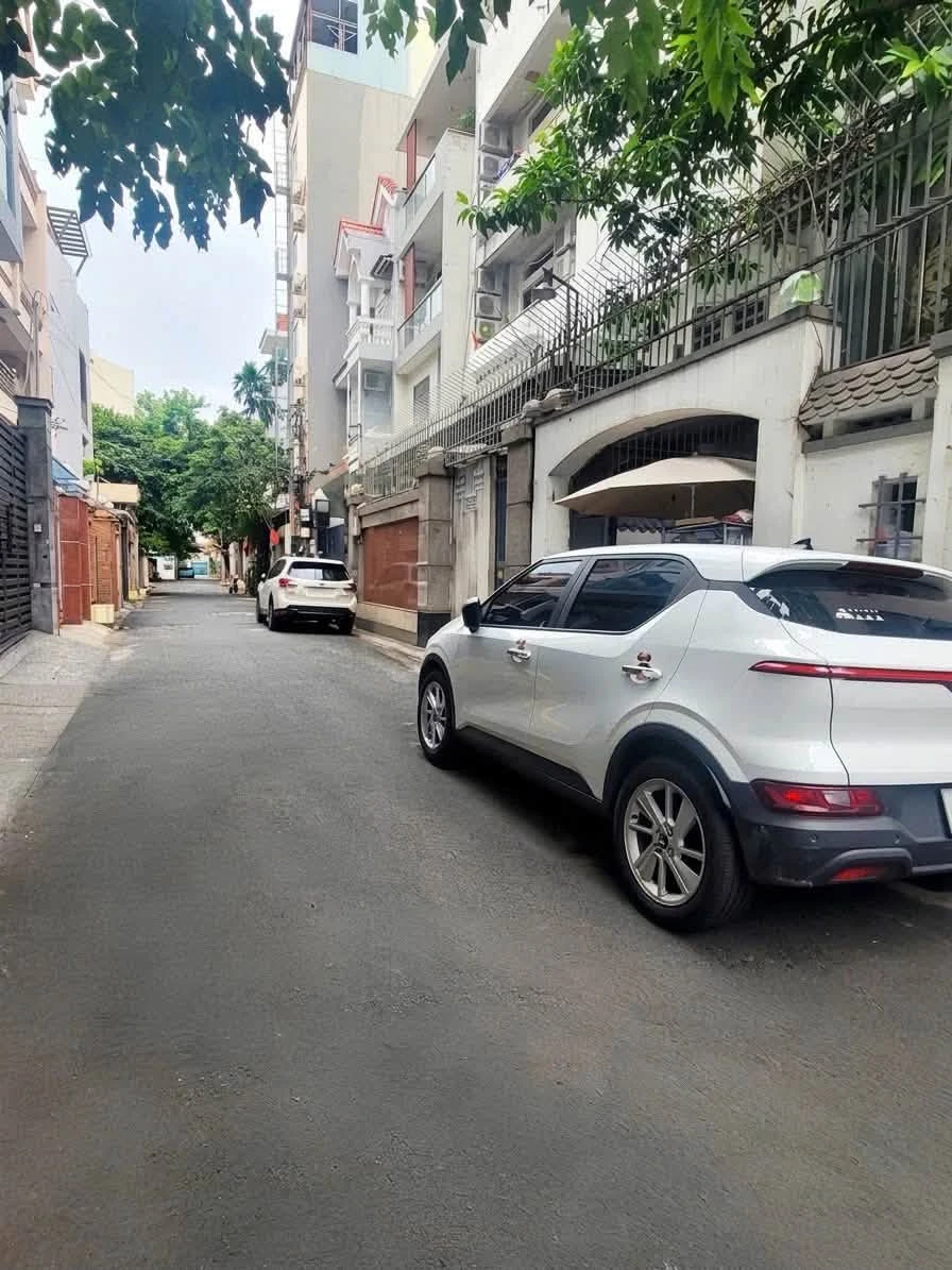 Bán nhà 3 tầng 94m2, 3PN, 4WC, hẻm nhựa 6m khu Bàu Cát, Tân Bình - Ảnh 1
