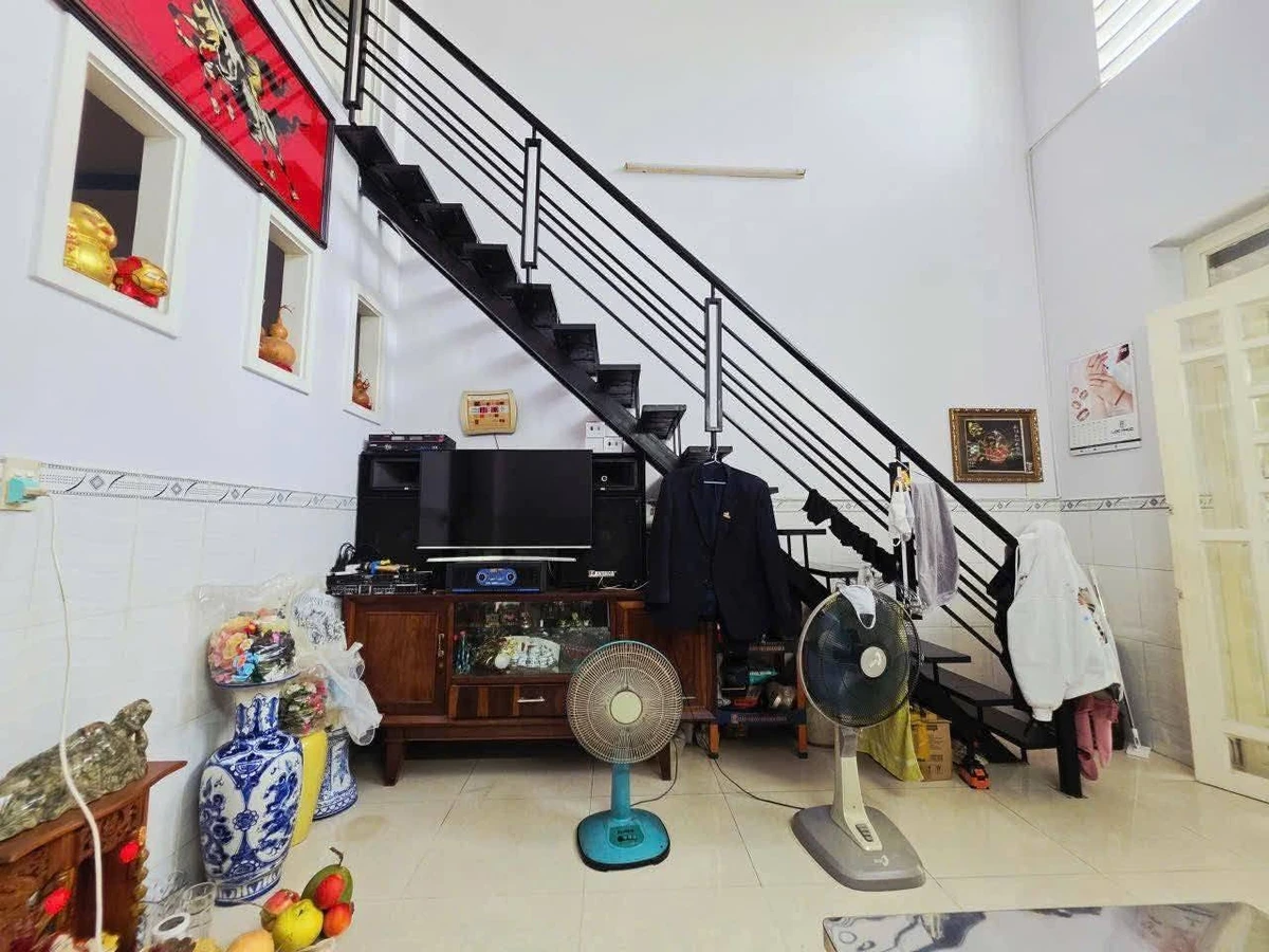 Bán nhà 1 trệt 1 lửng 4x14,8m đường số 16, Hiệp Bình Chánh, Thủ Đức giá 5,99 tỷ - Ảnh thu nhỏ 2
