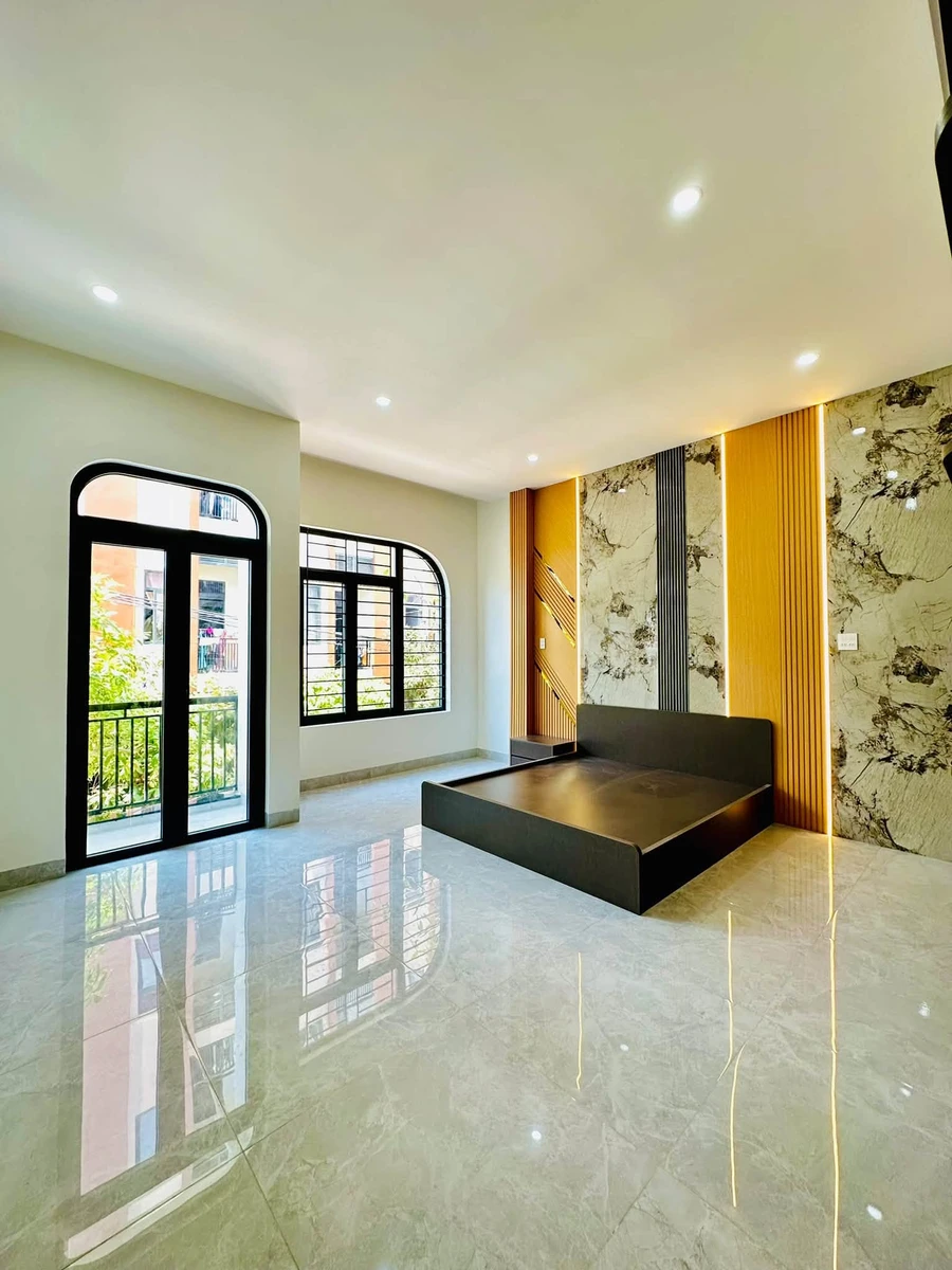 Bán nhà mặt tiền 80m2, 4 phòng ngủ, sổ hồng chính chủ tại khu Gara Quyền, Quy Nhơn - Ảnh thu nhỏ 3