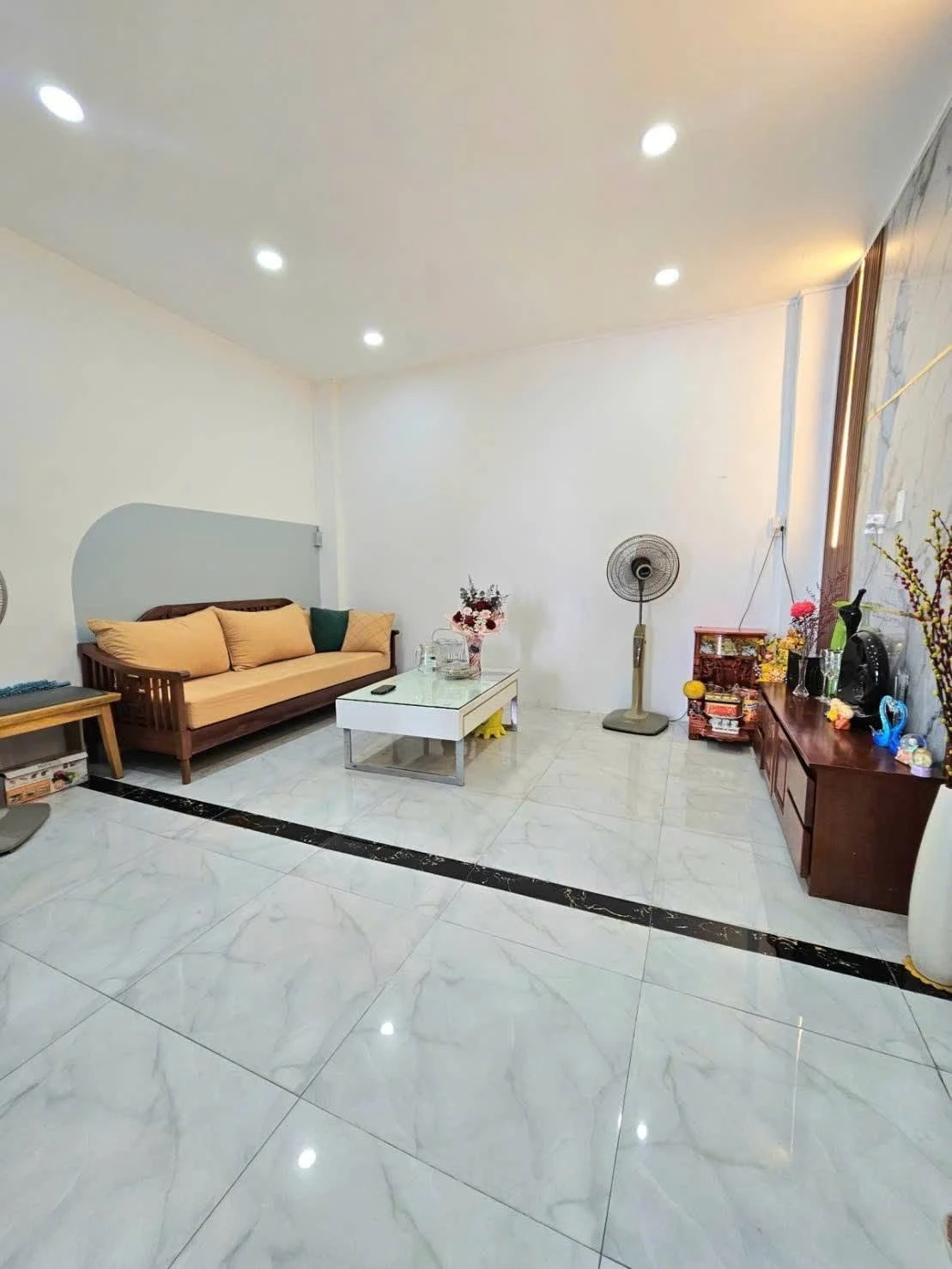 Bán nhà 2 tầng mới Quận 1 gần 40m2, 5.8 tỷ - Ảnh 1