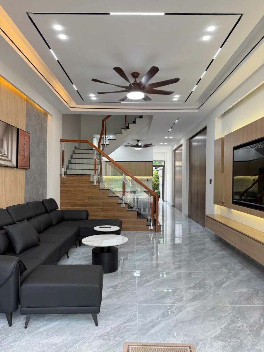 Bán nhà 1 trệt 2 lầu full nội thất 113m² Đông Hòa - Ảnh thu nhỏ 3
