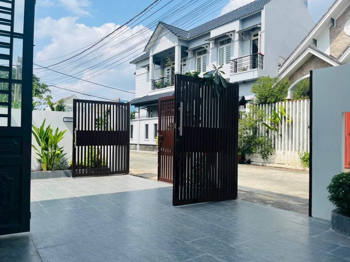 Bán biệt thự sân vườn Xuân Thới Sơn Hóc Môn 144m² 5,45 tỷ - Ảnh 1