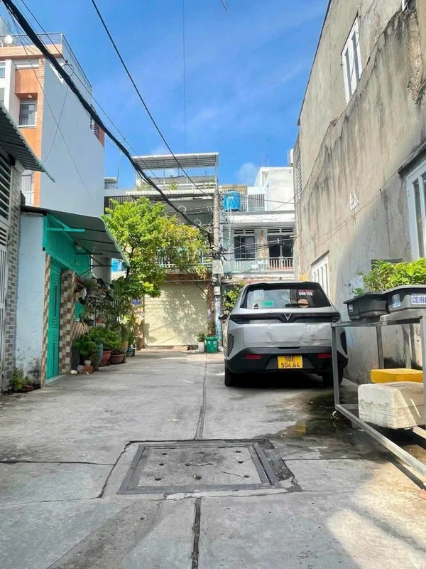 Nhà 3 tầng 4 phòng ngủ 87 m² gần Tôn Đản, giá 5 tỷ 2 07865