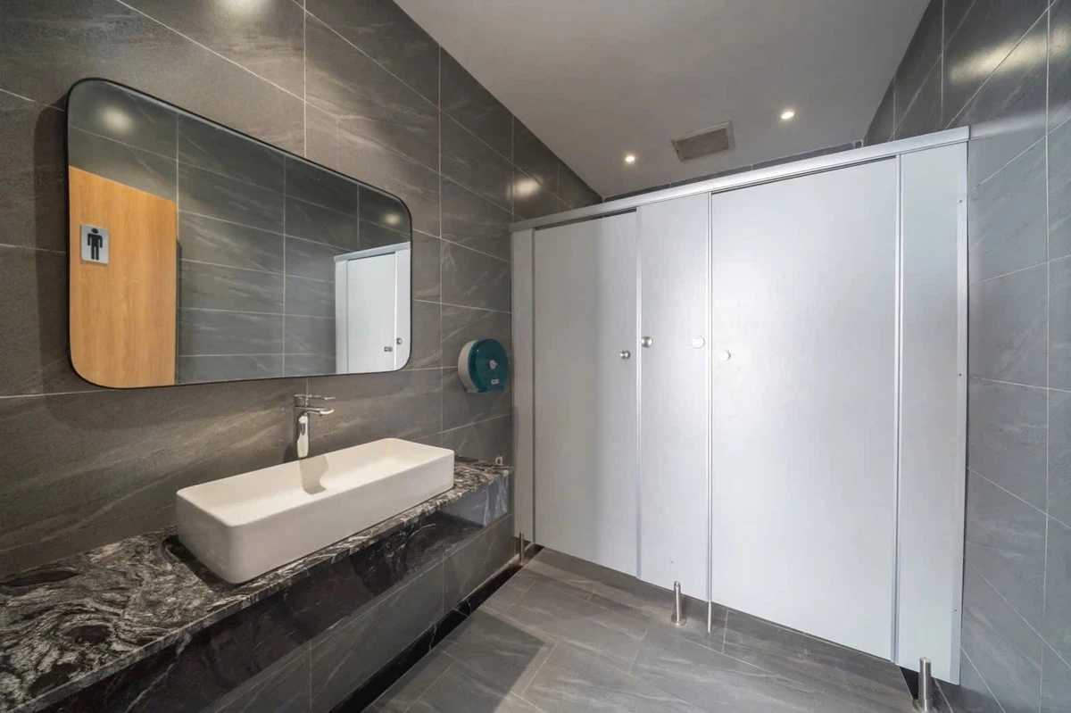 Bán tòa nhà 800m2 mặt tiền 35m Nguyễn Văn Thủ Quận 1 - Ảnh thu nhỏ 3