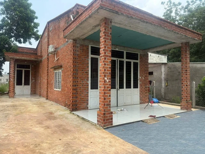 Bán nhà mặt tiền đường đỏ 130m2 sau Chợ Trà Vong, 2 phòng ngủ, giá 650 triệu