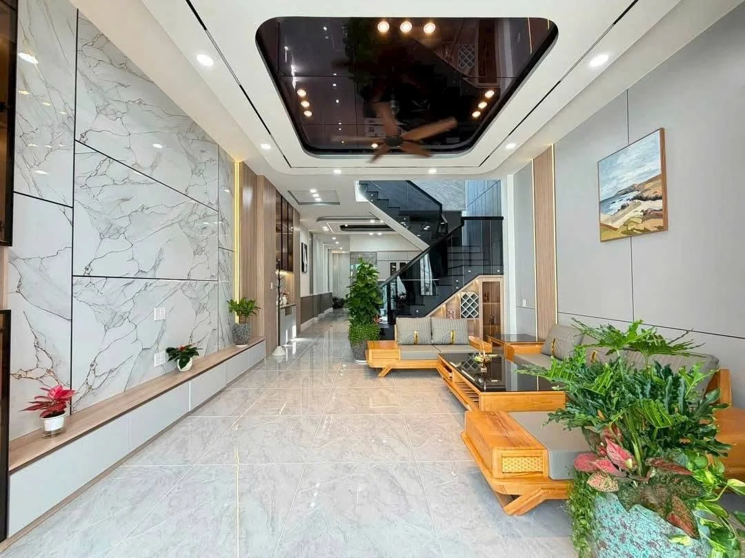 Bán nhà 1 trệt 1 lầu 5x24m, 4 phòng ngủ, nội thất đầy đủ tại Mỹ Hạnh Nam - Ảnh thu nhỏ 2