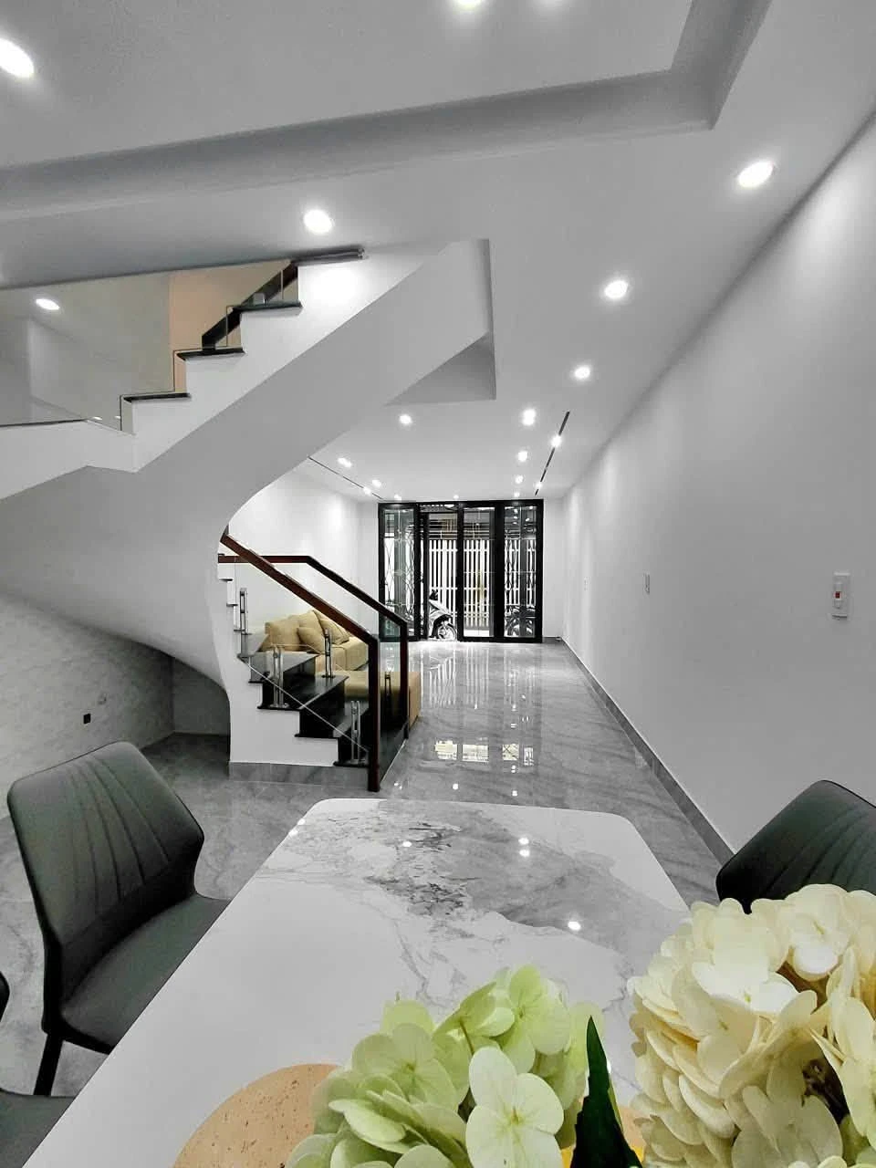 Bán nhà phố 4 tầng 51m² Nguyễn Văn Linh 4 tỷ 050 triệu - Ảnh 1