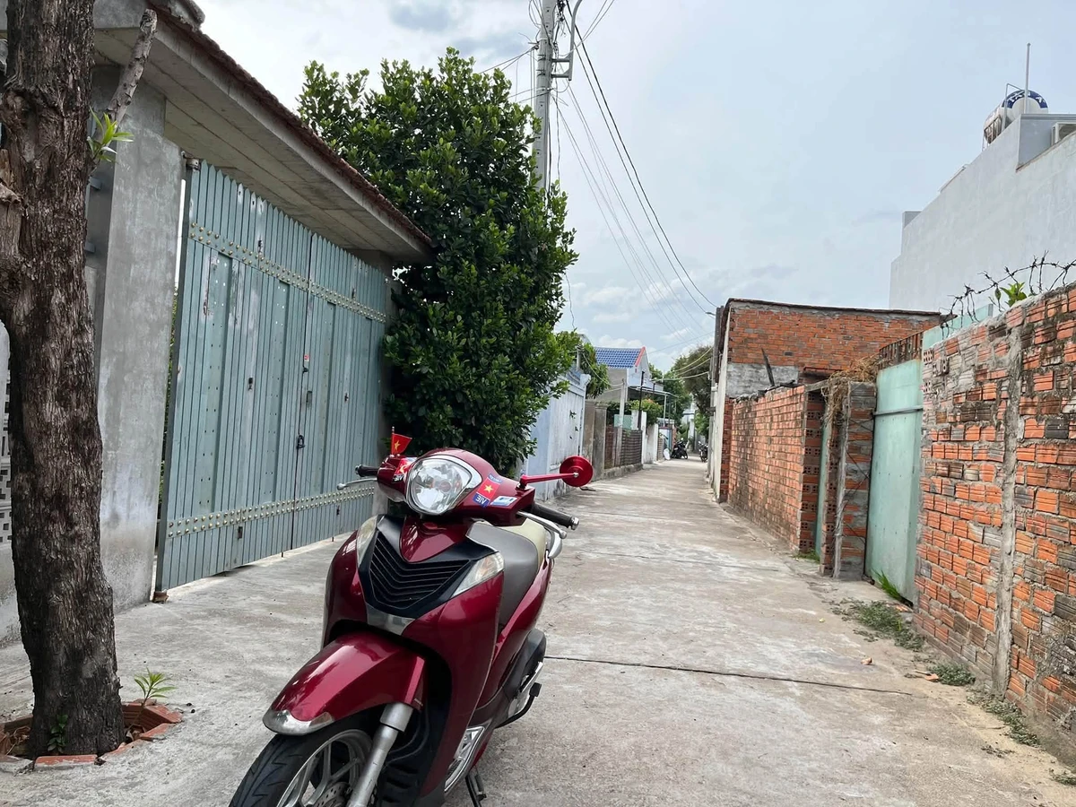 Bán lô đất hẻm Nguyễn Tất Thành, Tuy Hoà, 200m2, 1tỷ450 - Ảnh 1