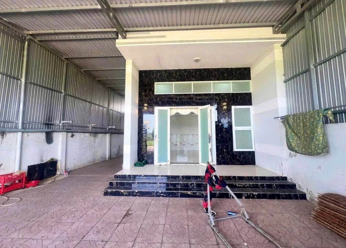Bán nhà riêng 192m² mặt tiền view kênh 800 triệu Tây Ninh - Ảnh 1