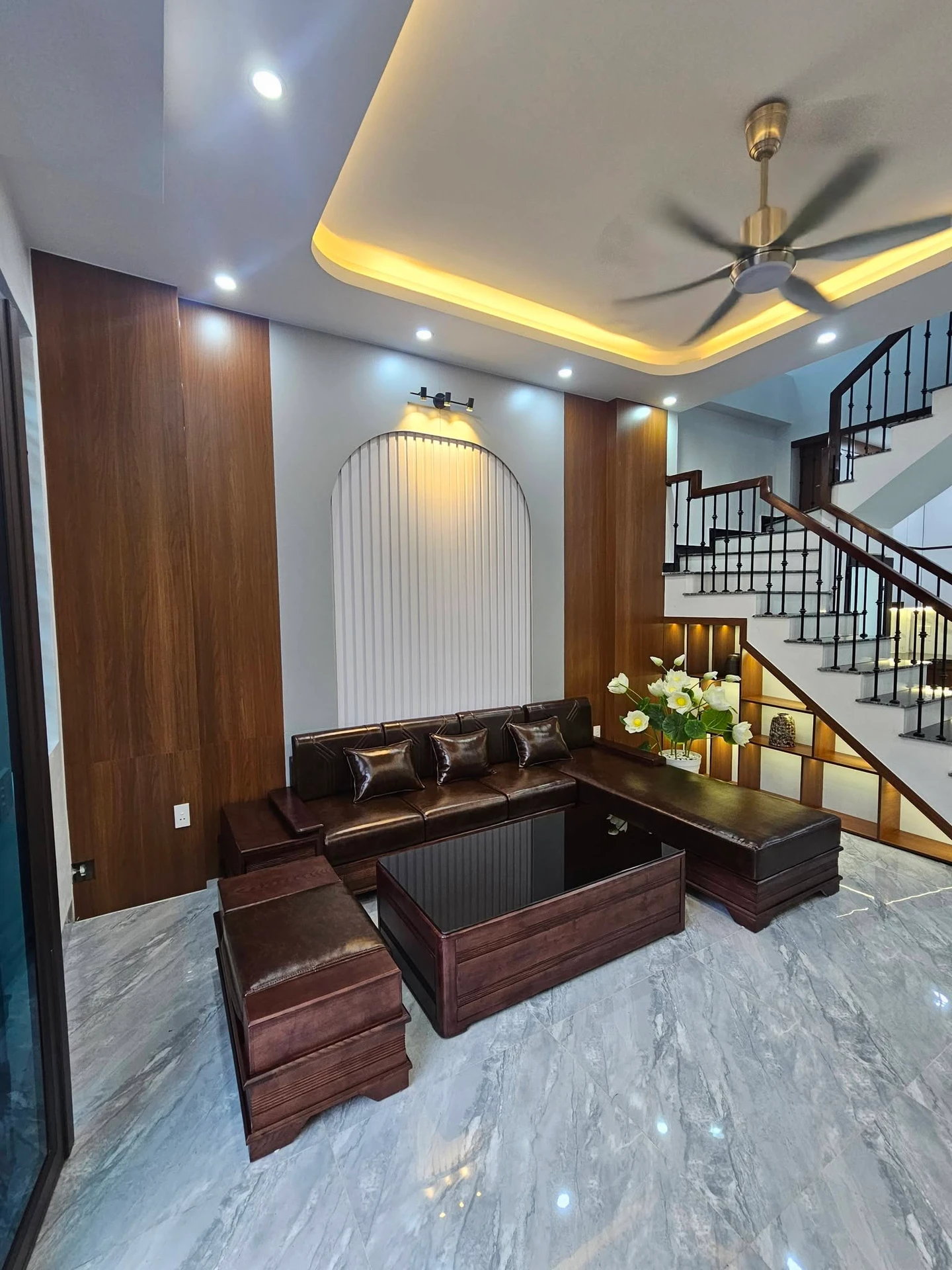 Bán nhà 3 tầng 60.8m2 ngõ Nguyễn Hữu Cầu Hải Dương 2.3 tỷ - Ảnh 1