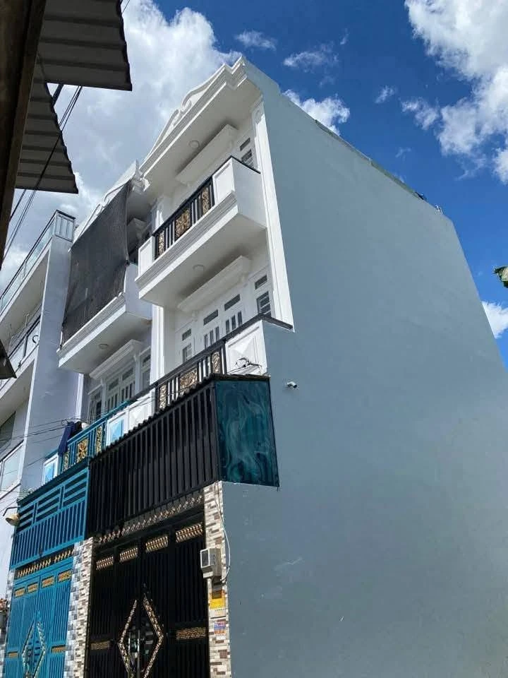Bán nhà 4x10 trệt 2 lầu nội thất Đông Thạnh 2 tỷ 150 - Ảnh 1