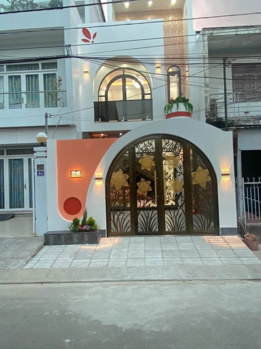 Nhà mặt tiền 4 PN 4 WC Văn Cao – Vĩnh Lạc, 125 m2, 4 tỷ 180 - Ảnh thu nhỏ 2