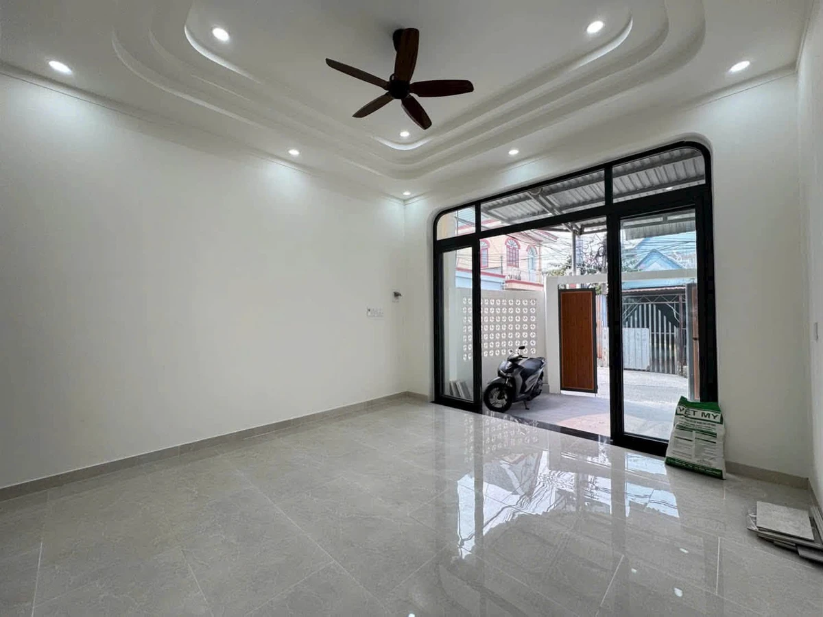 Bán nhà đẹp 2 mặt tiền Cầu 71 Quận 7, 94m², 2,79 tỷ - Ảnh thu nhỏ 3