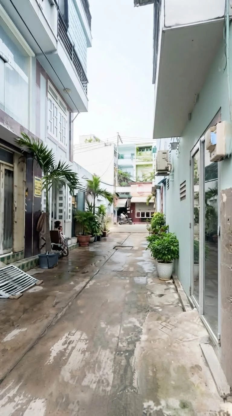 Bán nhà mặt tiền kinh doanh gần Gò Xoài, Bình Tân, gần 50m², 2PN, giá hơn 5 tỷ - Ảnh 1