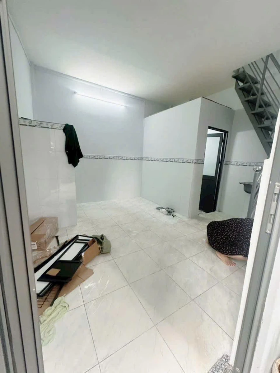 Bán nhà hẻm gần mặt tiền Tôn Đản, 1 trệt 1 lầu, giá 2,25 tỷ, Quận 4 - Ảnh thu nhỏ 2