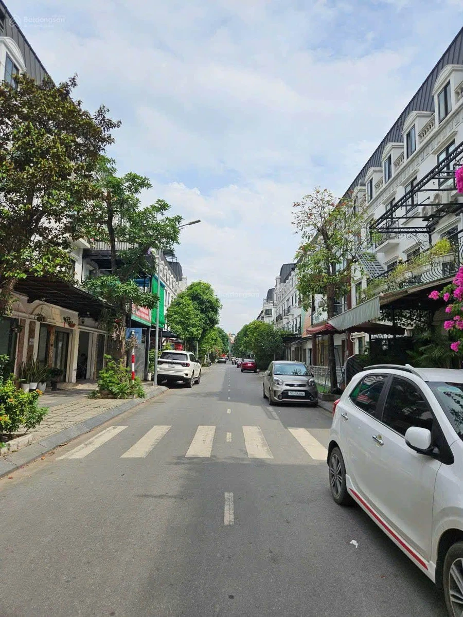 Bán shophouse Lacasta Văn Phú 73m² 4 tầng có thang máy - Ảnh 1