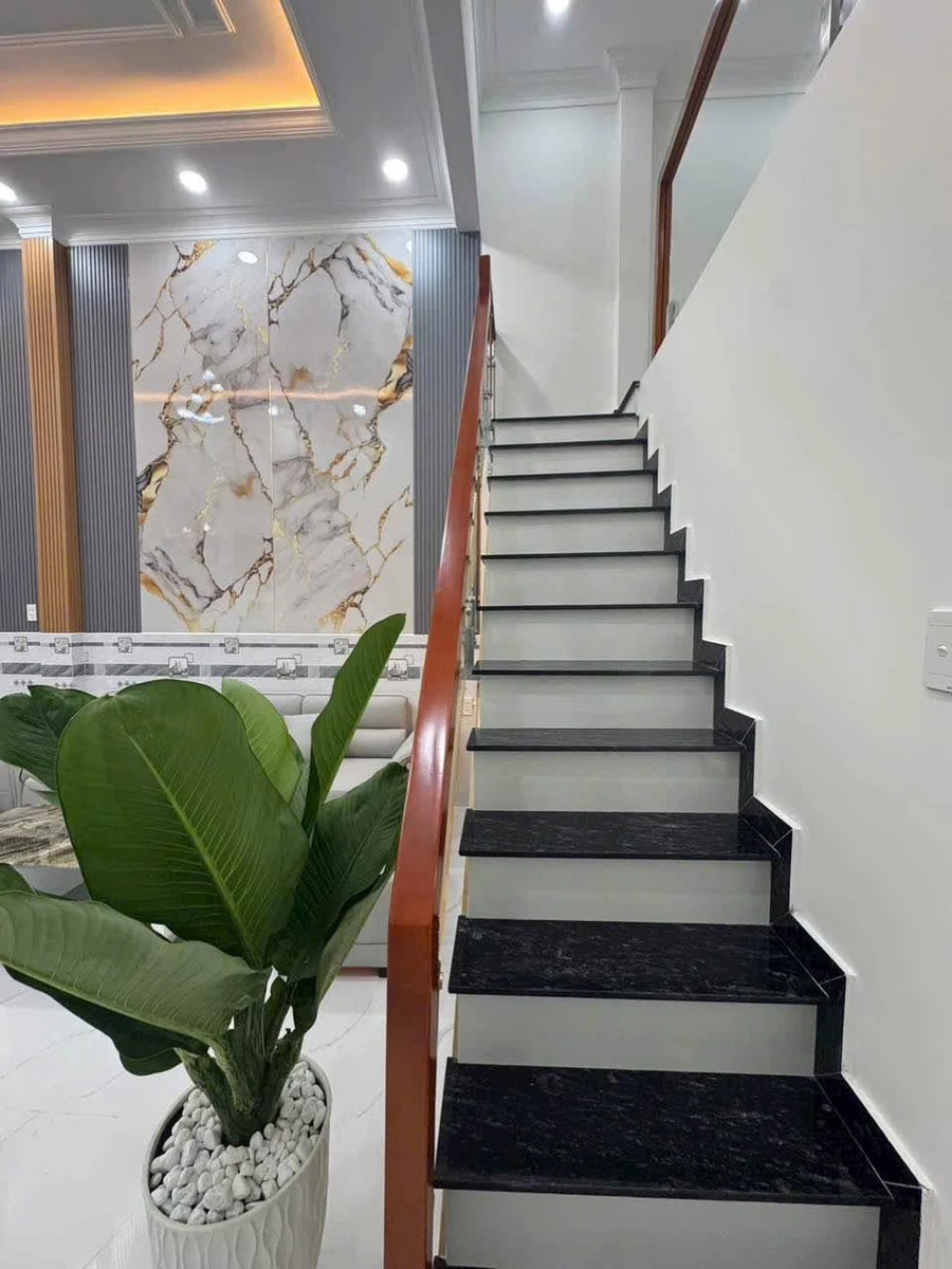 Bán nhà mặt tiền đường Tân Chánh Hiệp 08, 4x20m, giá 6,18 tỷ, Trung Mỹ Tây, Quận 12 - Ảnh 1