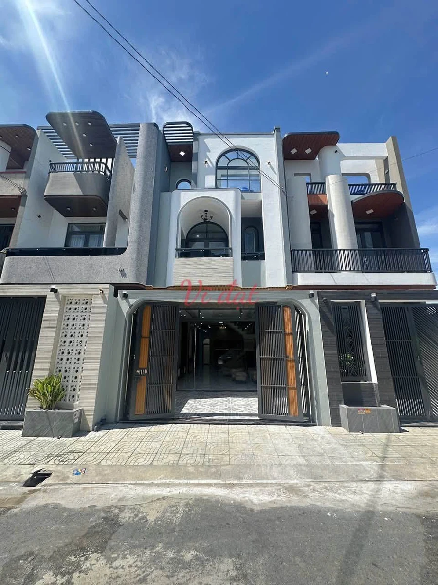 Bán nhà 1 trệt 1 lầu 125m2, 3PN, full nội thất gần chợ Bình Chánh, giá 2,85 tỷ - Ảnh thu nhỏ 2