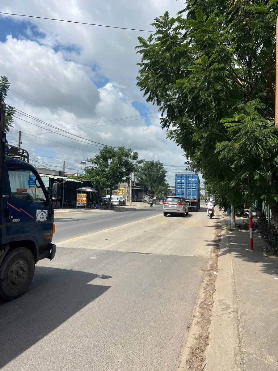 Bán lô đất mặt tiền 246m2 đường Lê Quang Định Tân Uyên - Ảnh thu nhỏ 2